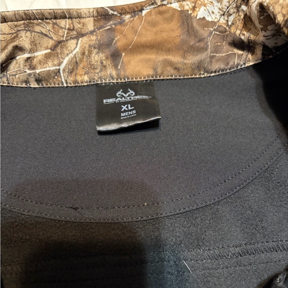 RealTree Men’s Vest - Picture 7 of 8